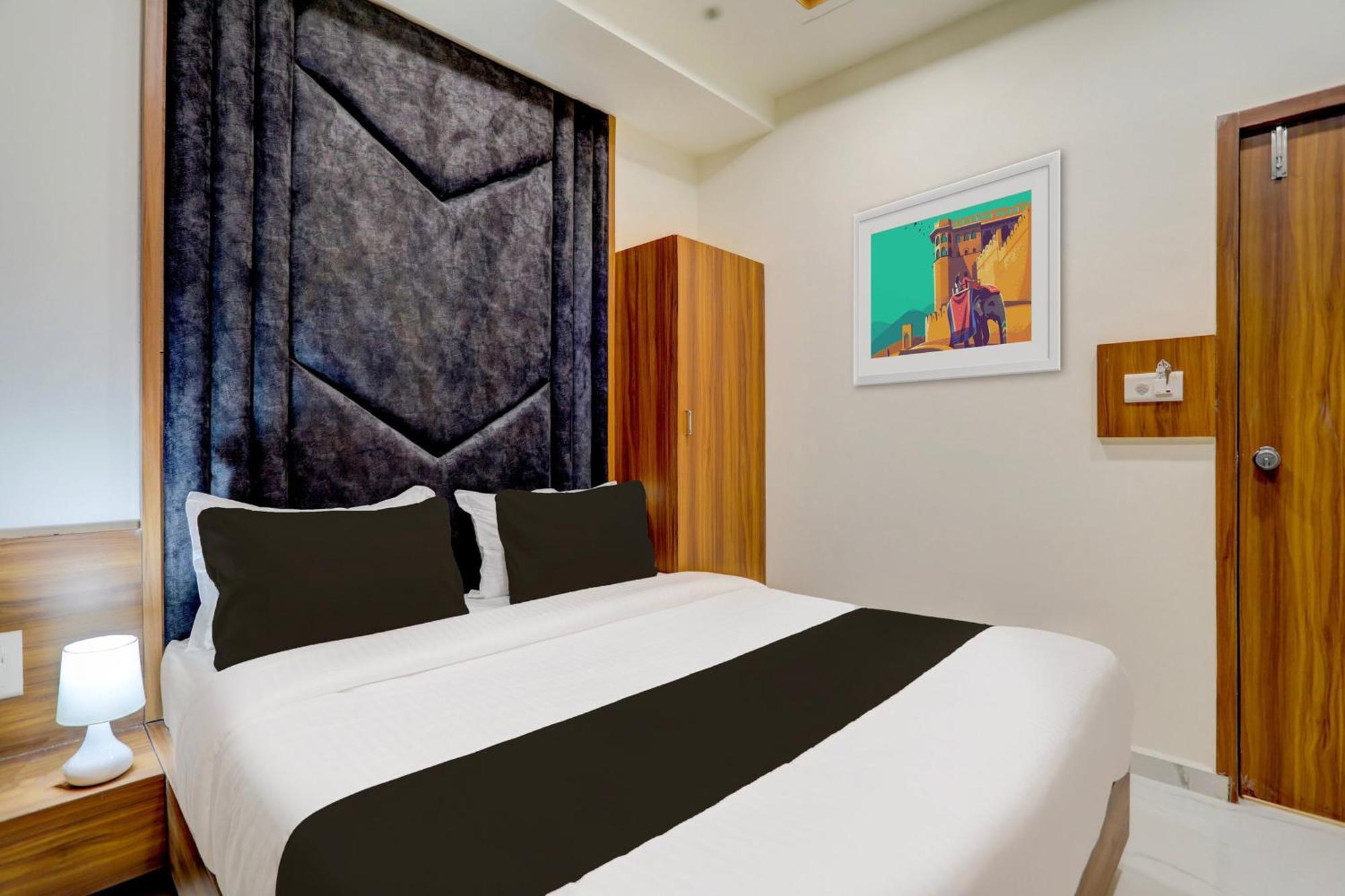 Hotel O Sun Light Ахмедабад Екстериор снимка