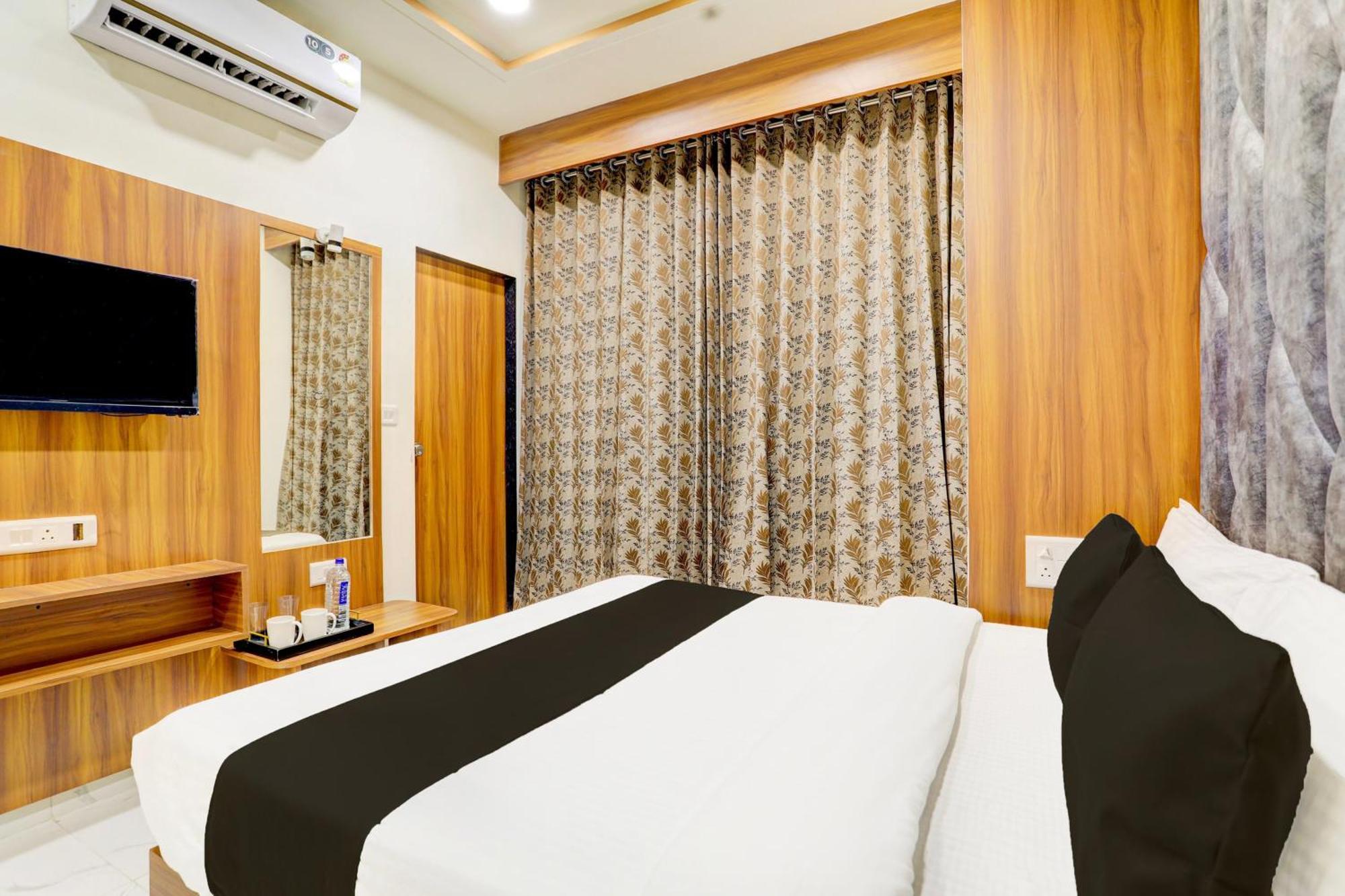 Hotel O Sun Light Ахмедабад Екстериор снимка